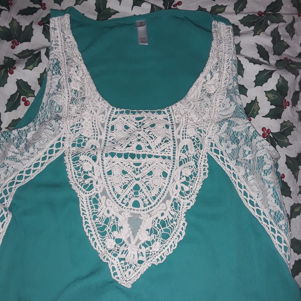 Size medium lot in women